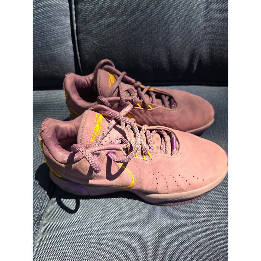 Nike LeBron 21--men's size 7.5
